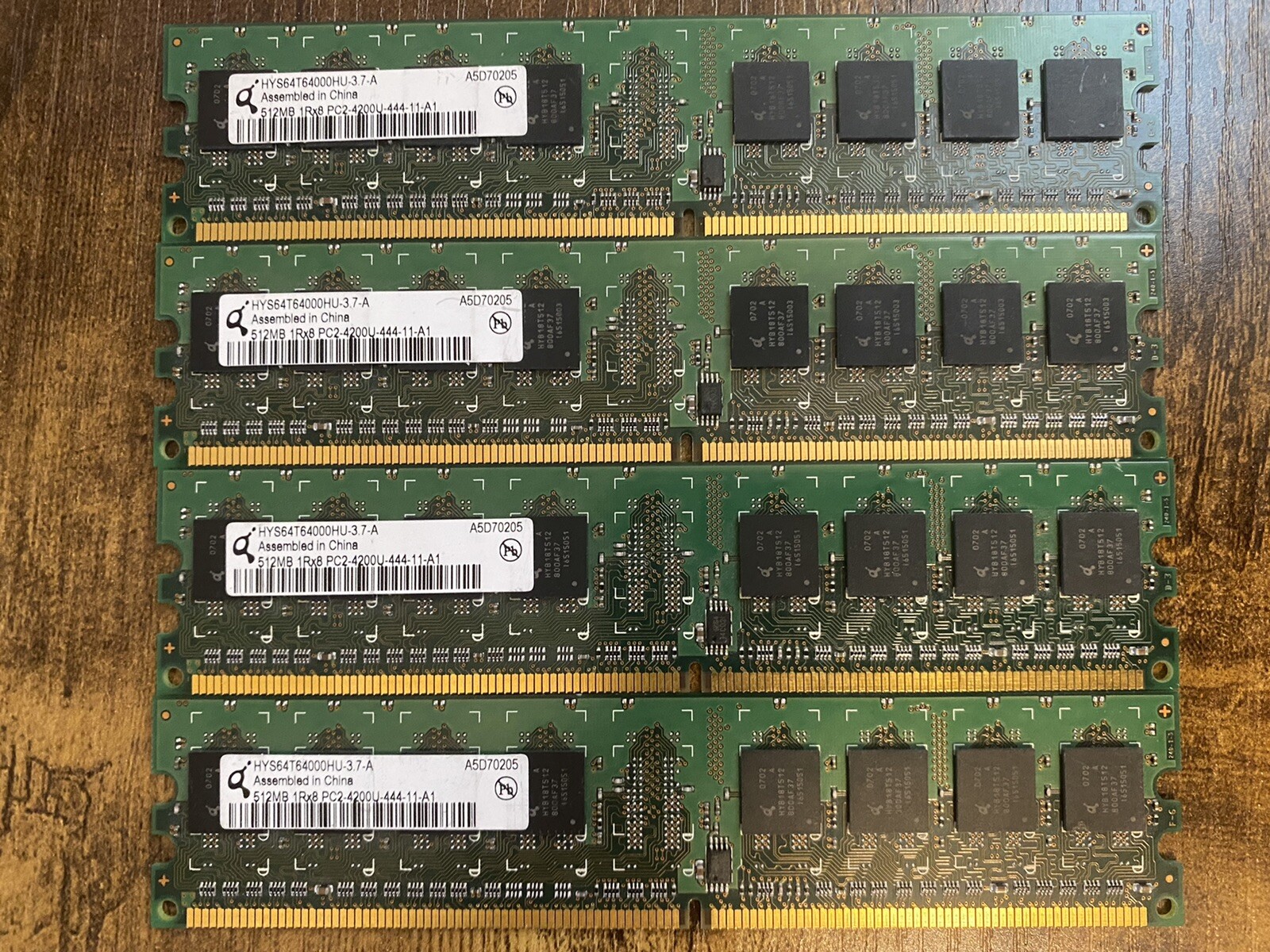 RAM  4 X 512MB 1Rx8 PC2-4200U-444-11-A1 Memory cards HYS64T64000HU-3.7-A
