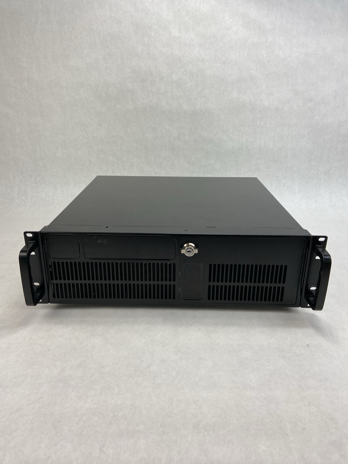 General Technics 3U Quiet Rackmount Chassis Corsair CX600 600W Power Supply