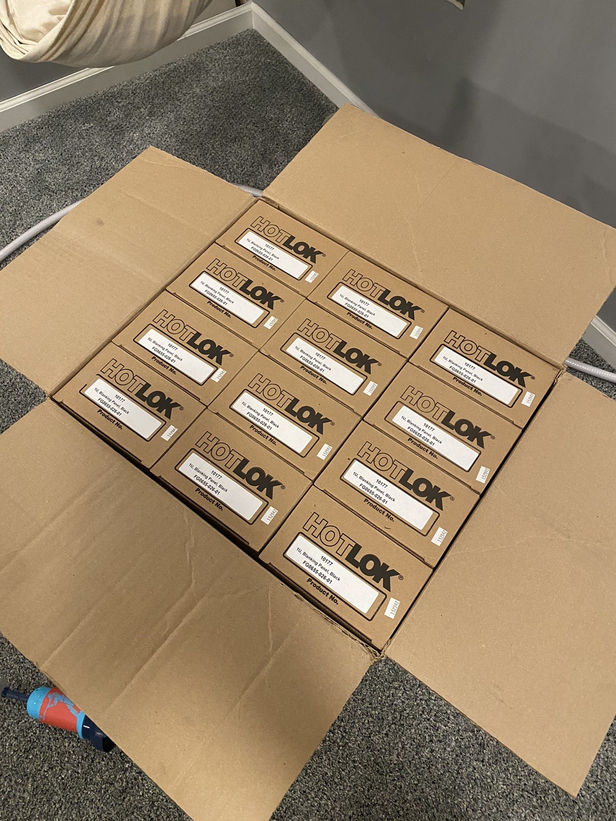 (12) 10177 HOTLOK 1U Blanking Panel BLACK (BOX OF 10) Venting Panel