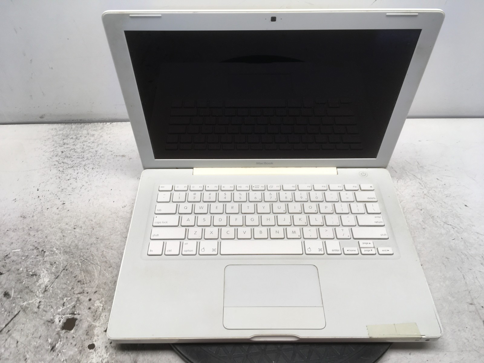 Apple MacBook A1181 Intel Core 2 Duo T7200 2GHz 1 GB NO HDD No Batt