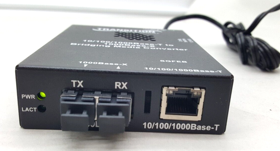 TRANSITION 10/100/1000BASE-T TO 1000BASE-X BRIDGINGMEDIA CONVERTER SGFEB1013-120