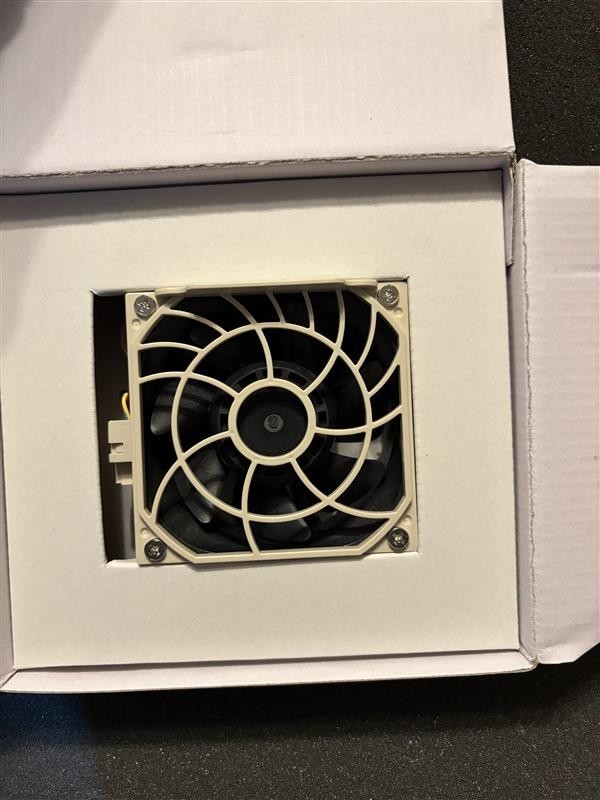 Sanyo Denki San Ace 80 9G0812P1G09 DC 12V 1.1A Server Cooling Fan with ShroudNew