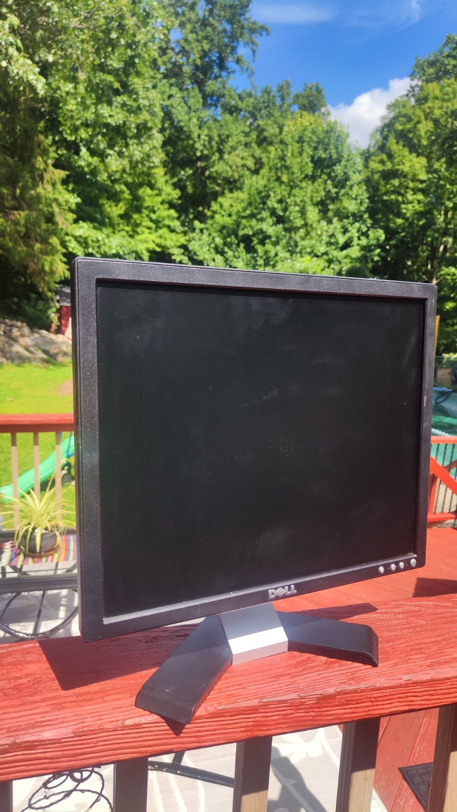 Dell E178FPc LCD Monitor 17" no cable included REV A00