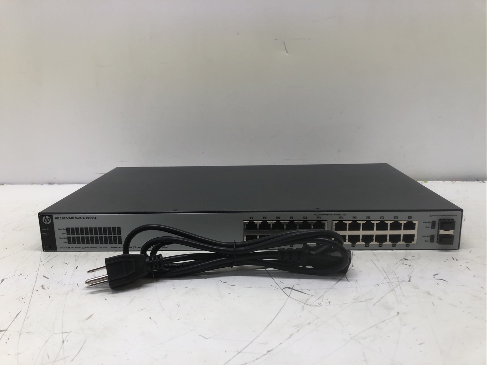 HP 1820-24G J9980A 24-Port Gigabit Ethernet Switch w/ Power Cord ***TESTED***