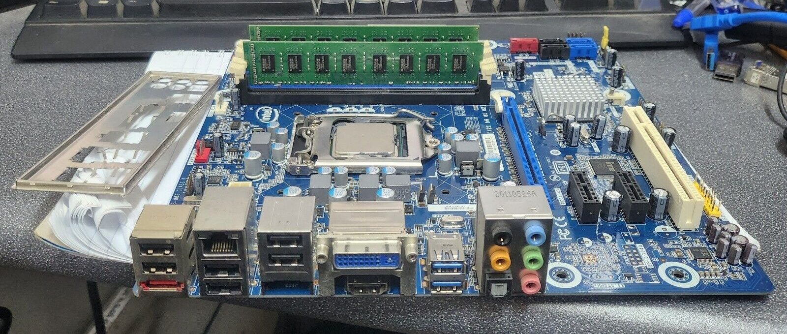 Intel DH67BL LGA1155 Micro-ATX Desktop Motherboard w/i5-2400 CPU, 8GB, I/O Plate