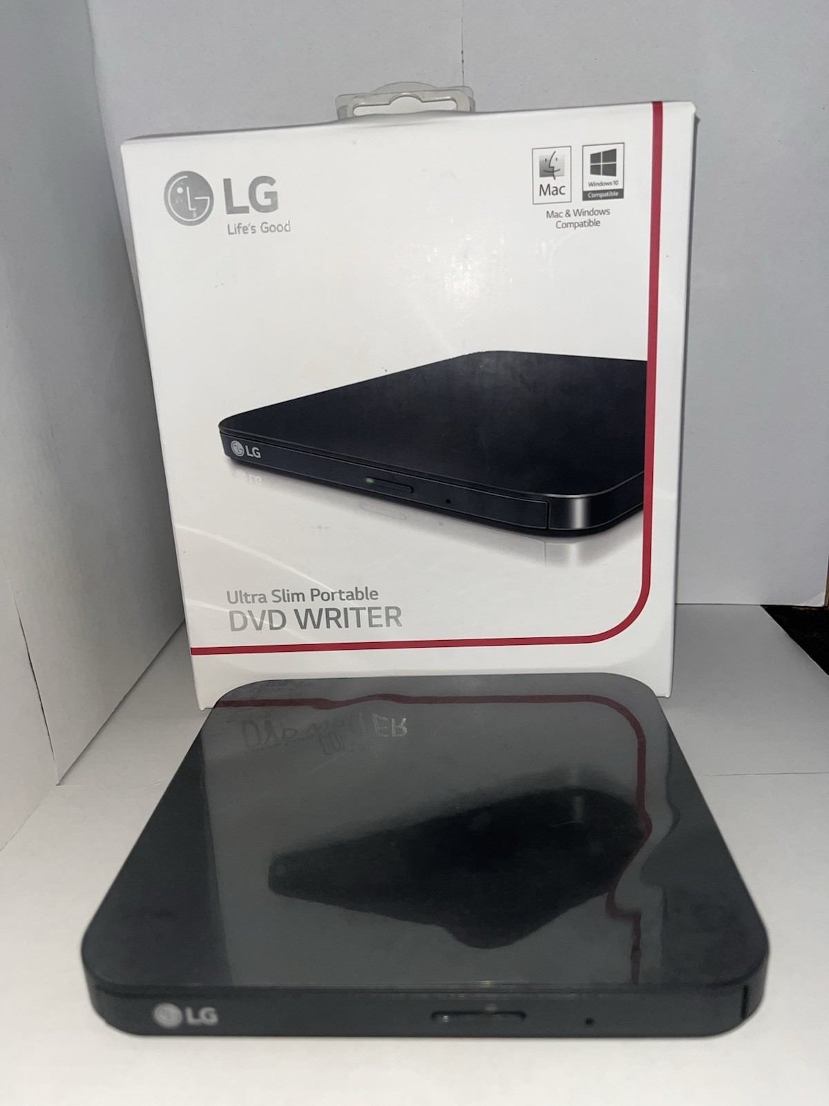 LG Ultra Slim Portable SP80NB80 USB 3.0 DVD/CD Drive 8x Black incomplete