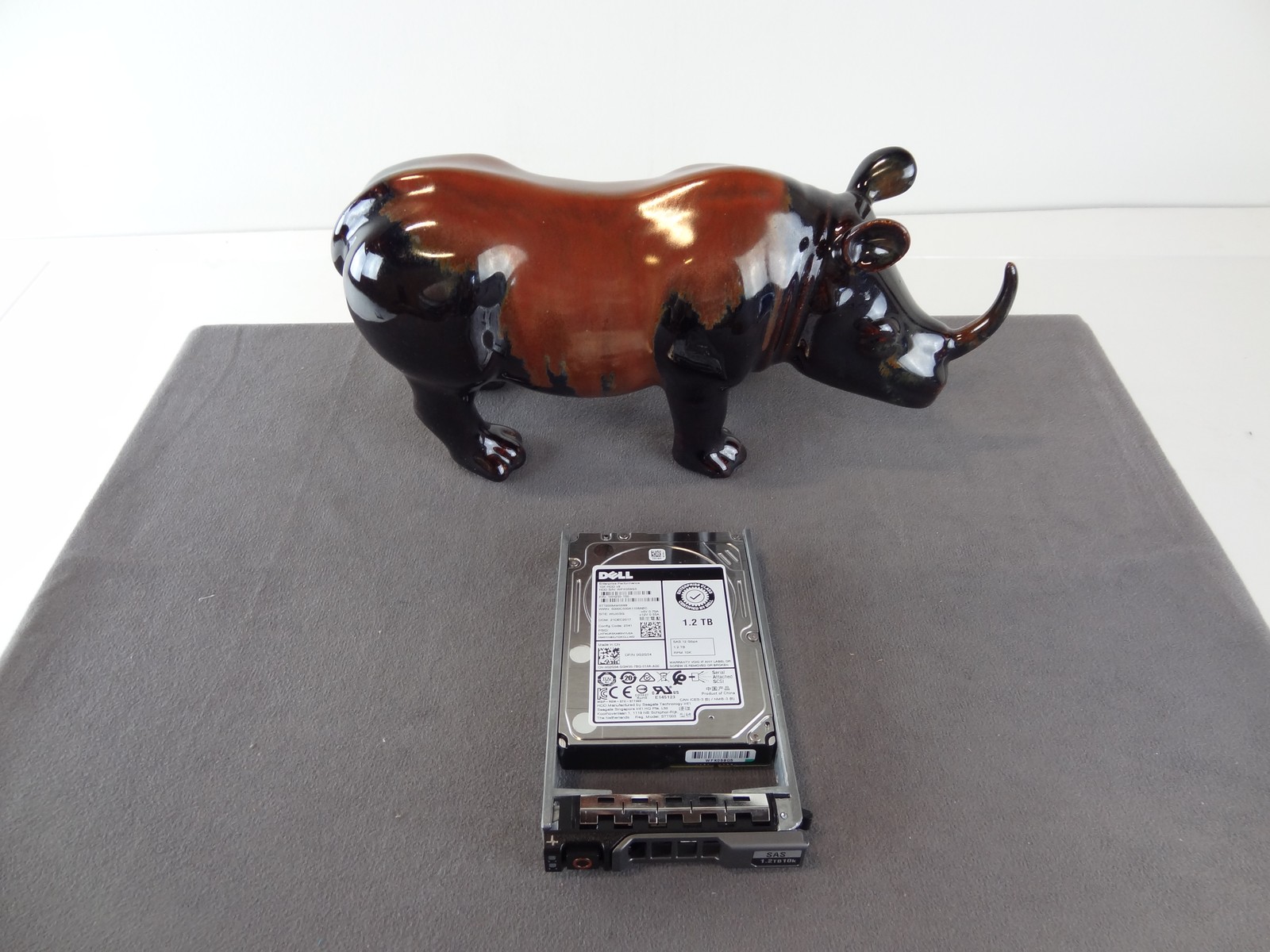 Dell G2G54 1.2TB 10K SAS 2.5in SFF 12Gbps Hard Drive w/ R Series Tray