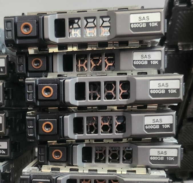 5x Dell 453KG 600GB 10K 12Gb/s SAS 2.5" Hard Disk DriveS w/R Tray