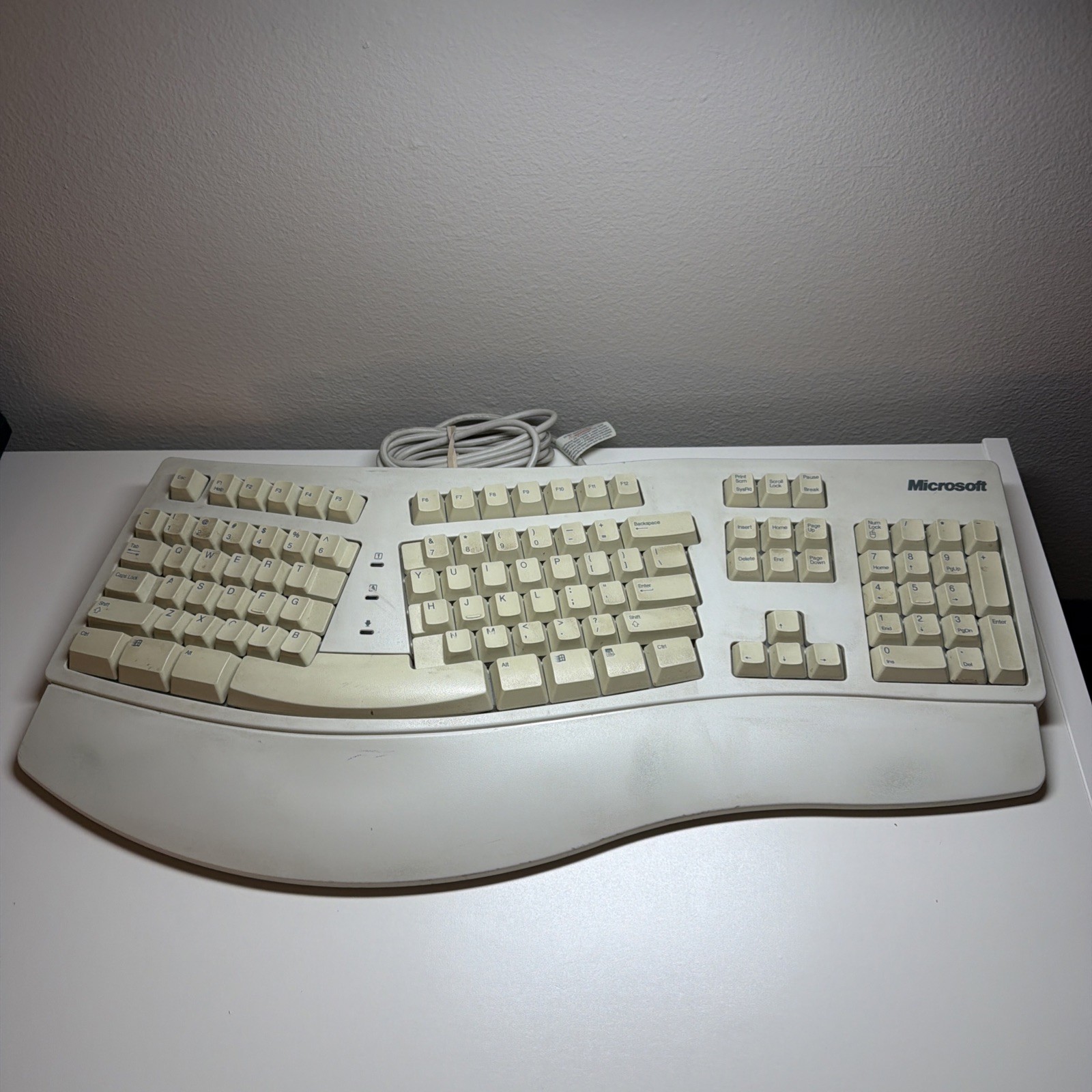Microsoft 59758 Ergonomic PS/2 Natural Keyboard Great Condition Vintage 90’s