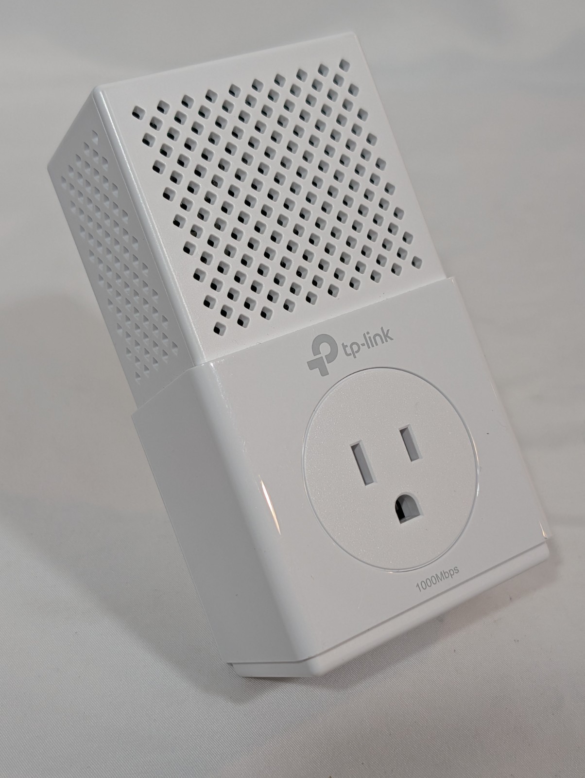 TP-Link TL-PA7020P AV1000 2 Port Gigabit Passthrough Powerline