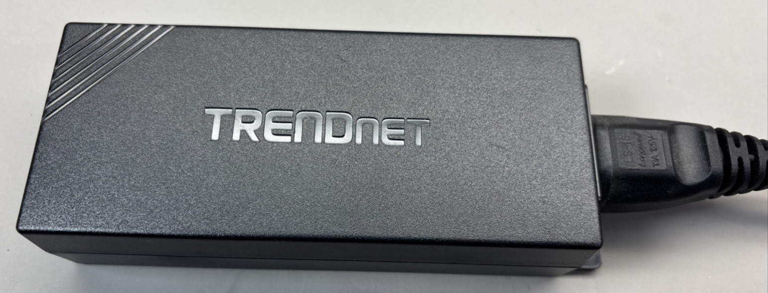 TRENDnet Gigabit PoE Injector TPE-115GI - 