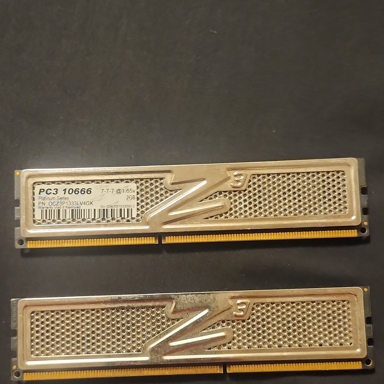 OCZ Platinum Series 4GB (2x2GB) DDR3-1333 PC3-10666 240-Pin DIMM Unbuffered