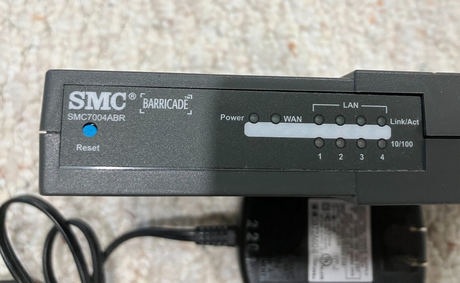 SMC Barricade 4 Port 10/100Mbps Wired Router SMC7004ABR + Power adapter