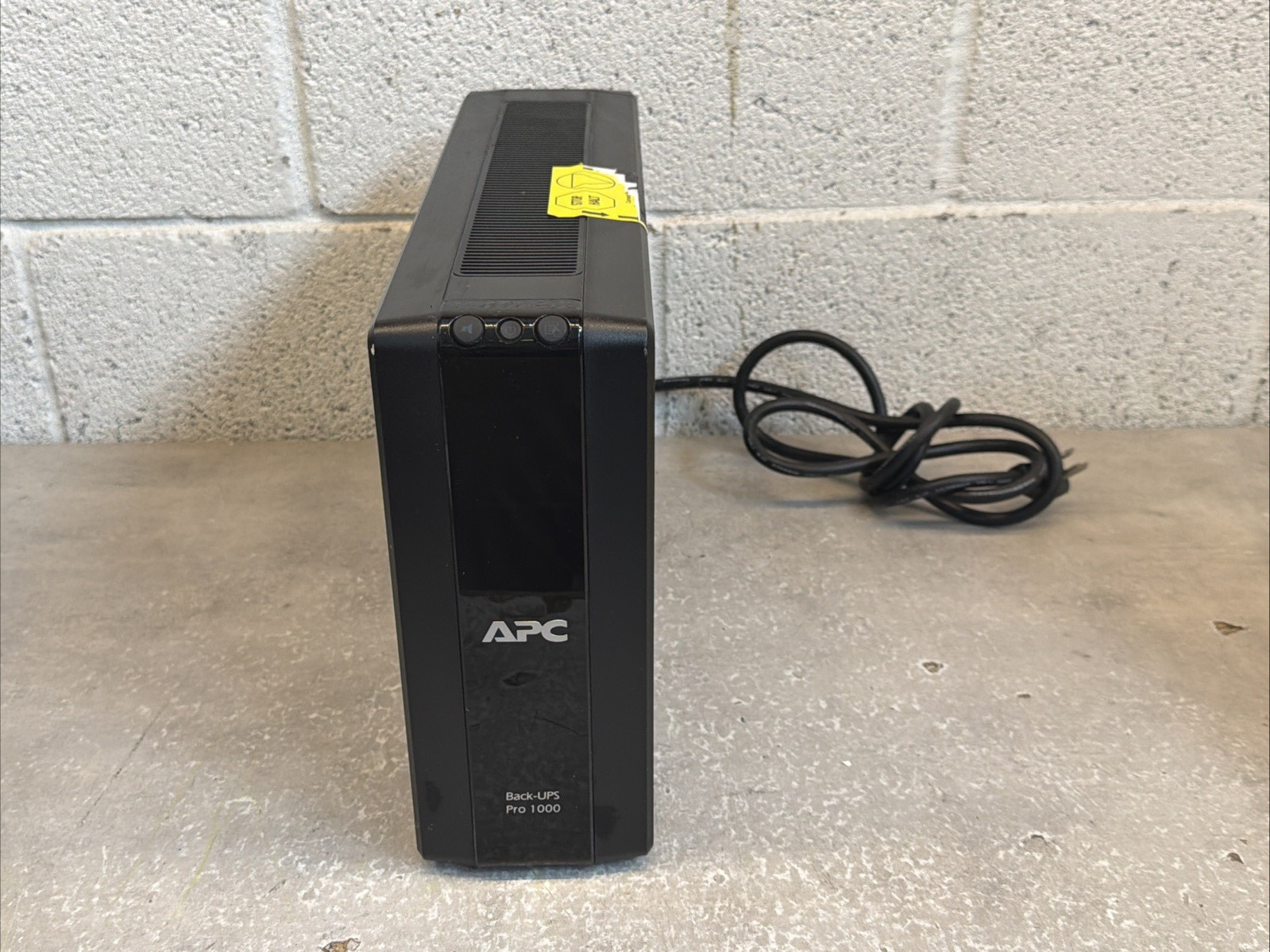 APC Back-UPS Pro 1000 BR1000G Battery Backup UPS - No Battery