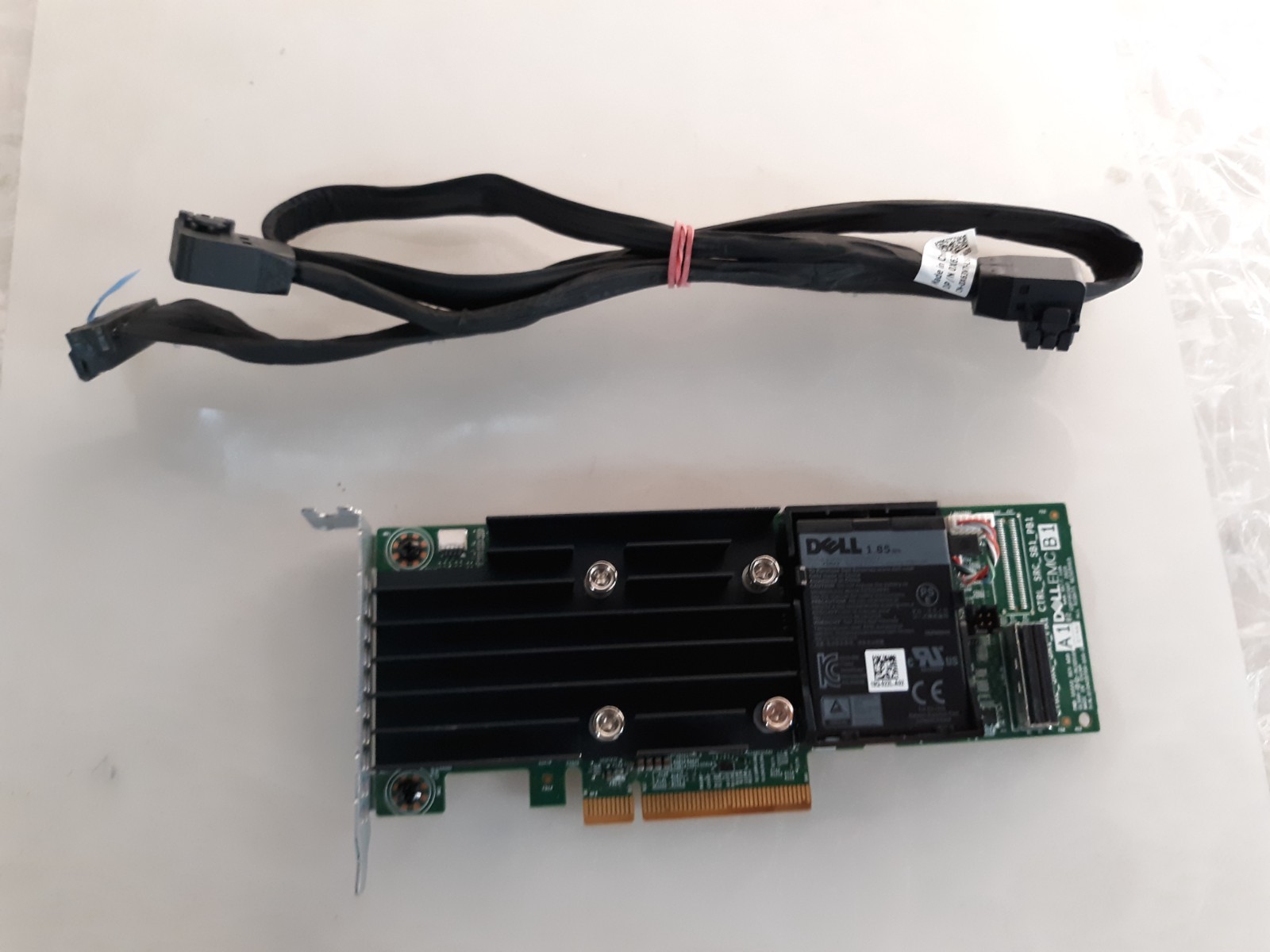 Dell PERC H750 01G44R 0HYM6Y 12Gb/s SAS PCIe RAID Controller w/ Cable
