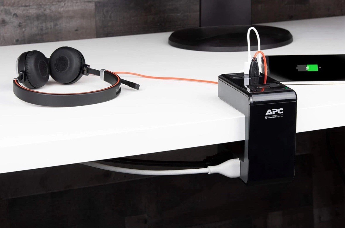 APC Desk Surge Protector 6 Outlet 4 USB Clamp Mount Power Strip