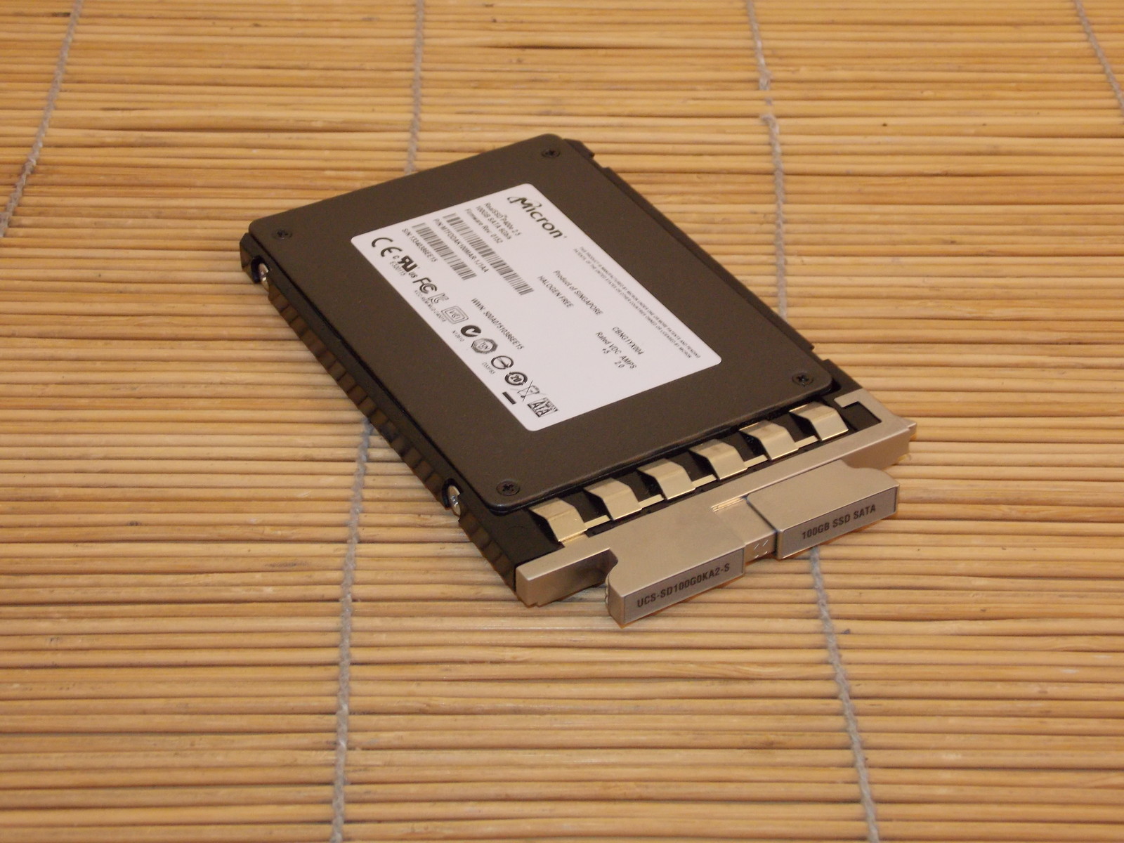 Cisco UCS-SD100G0KA2-S 100GB SATA SSD SATA 100GB Micron for UCS B230 M2