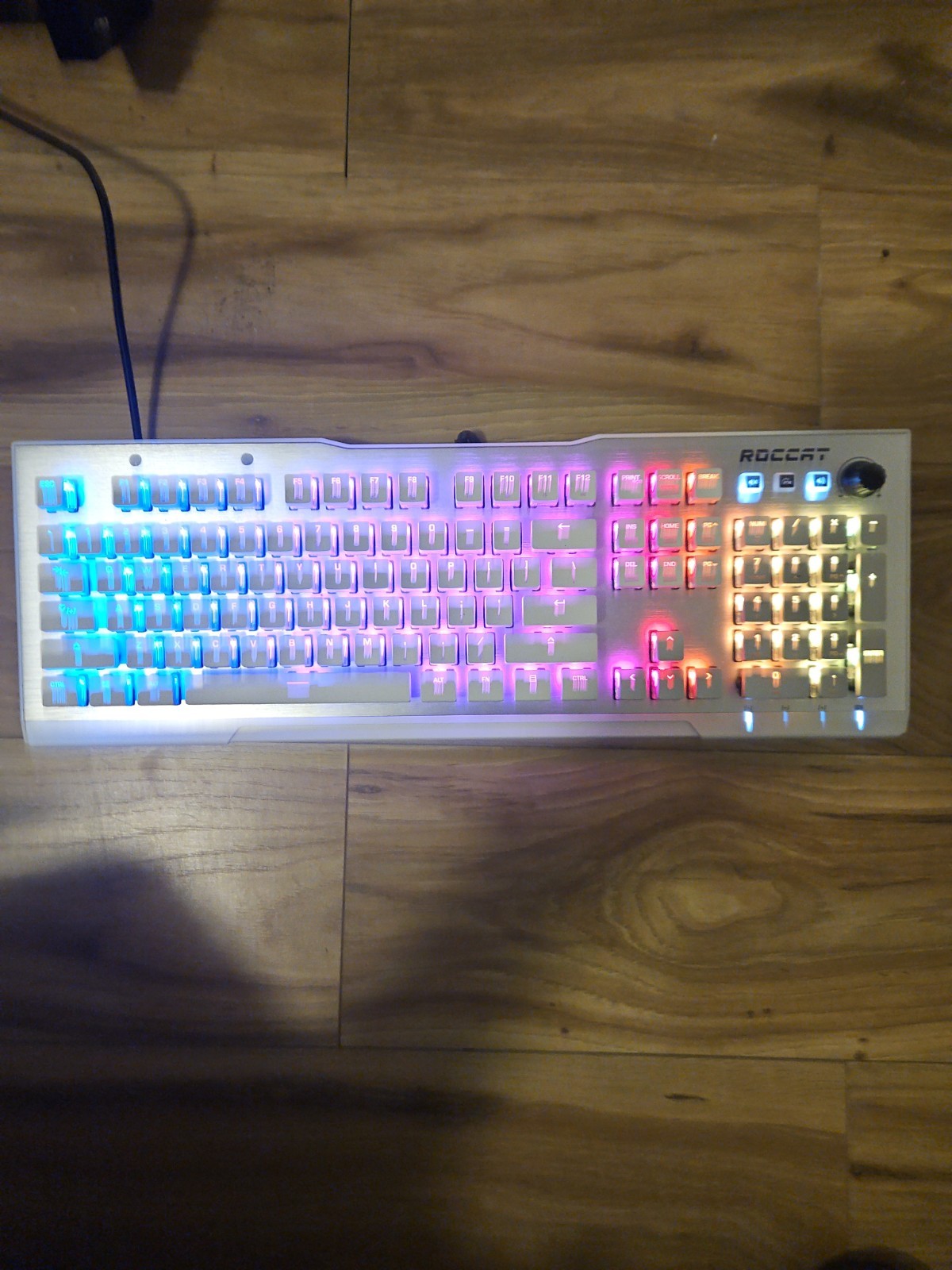 ROCCAT Vulcan 122 AIMO RGB Mechanical Gaming Keyboard White Tested Works