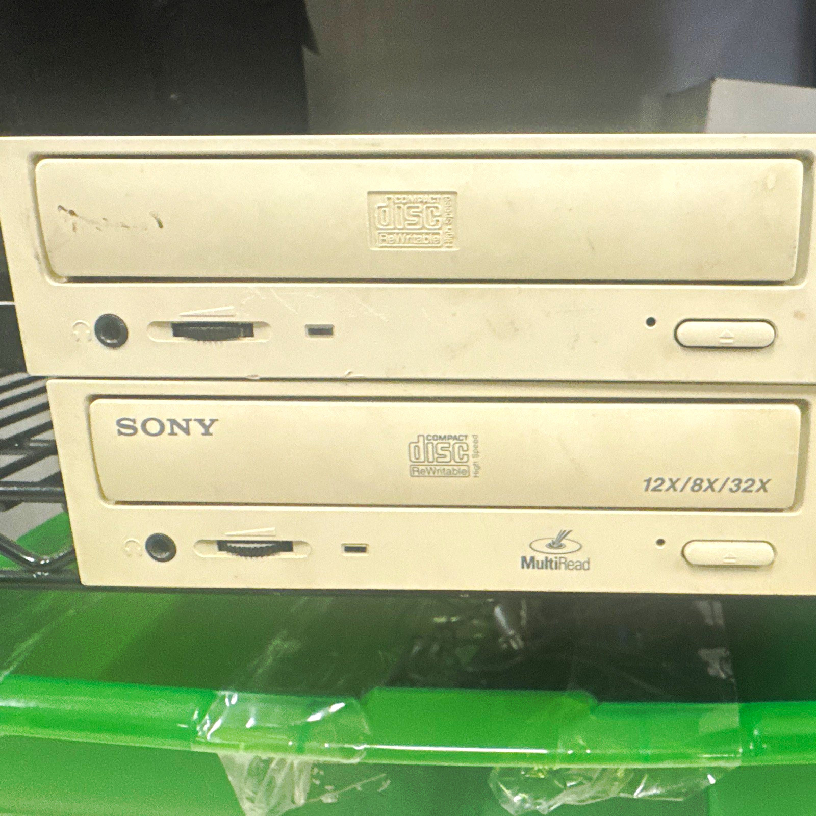 Sony CRX160E ATAPI Internal CD-R/RW Drive 12x/8x/32x 5.25" Beige