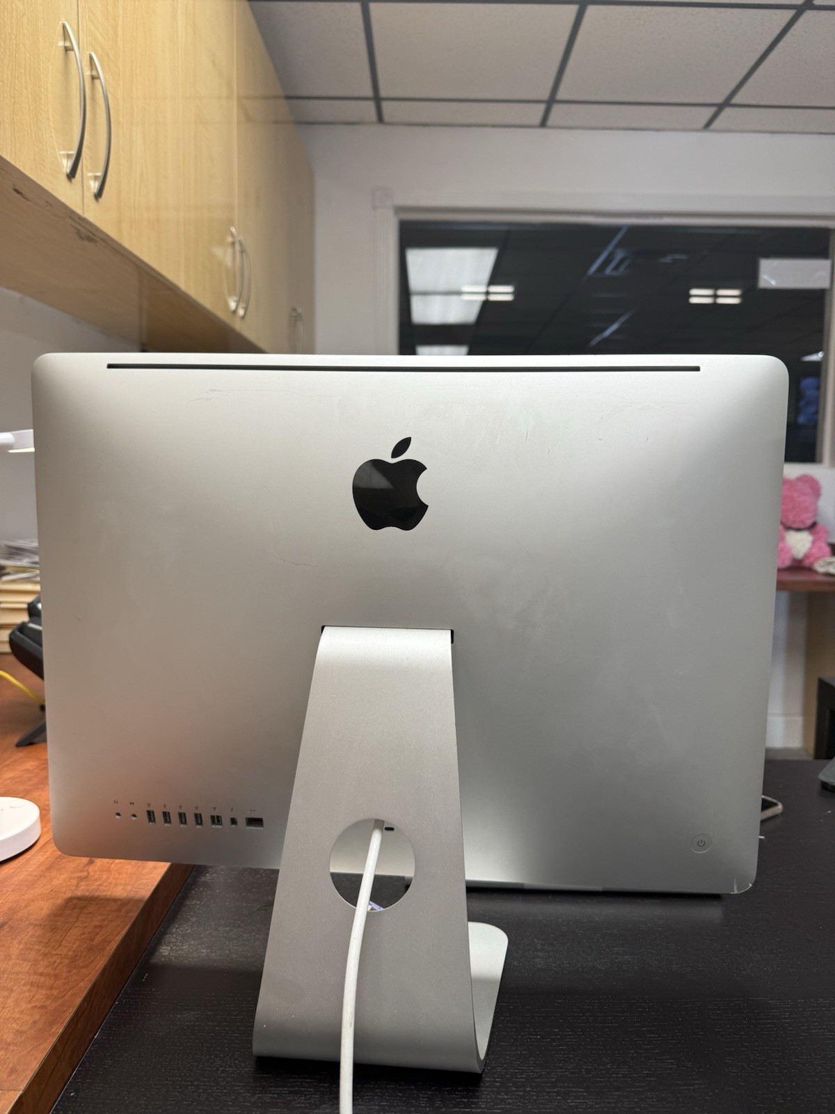 Apple iMac 21.5” (Mid 2011) – 8GB RAM, 500GB, Intel Core i5
