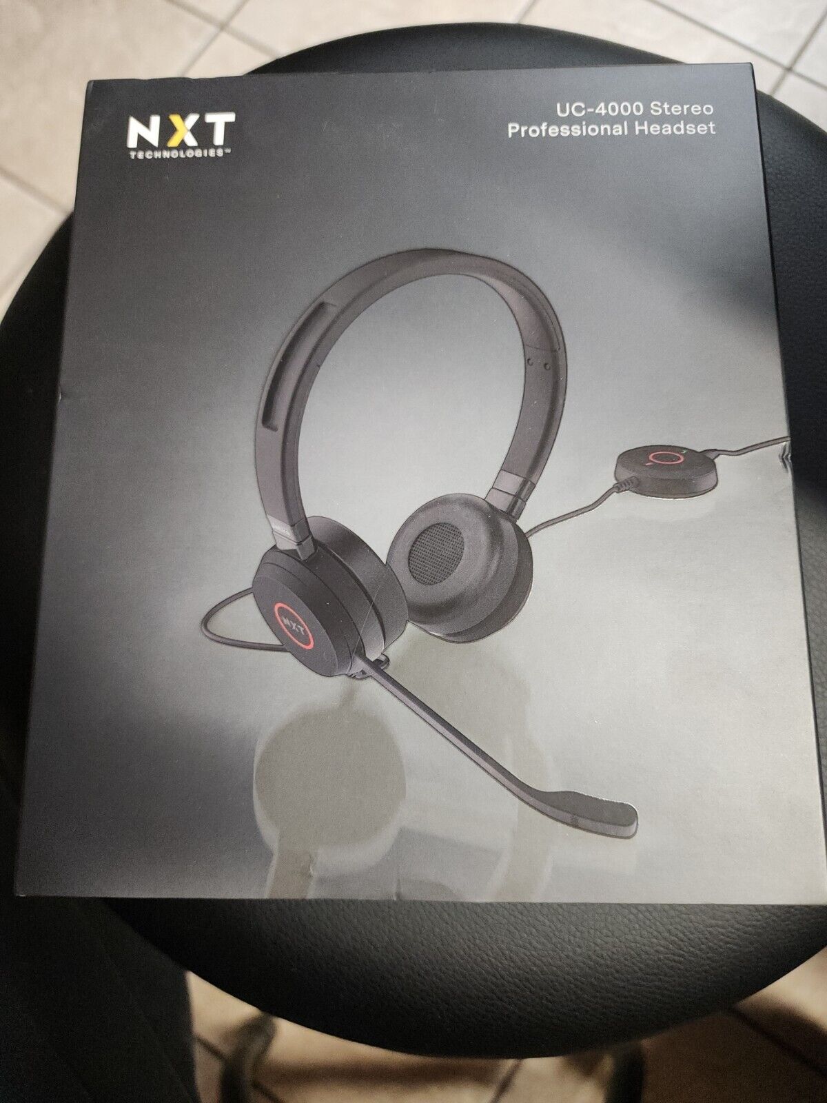 NXT Technology UC-4000 Stereo Professional Headphone New/sealed 