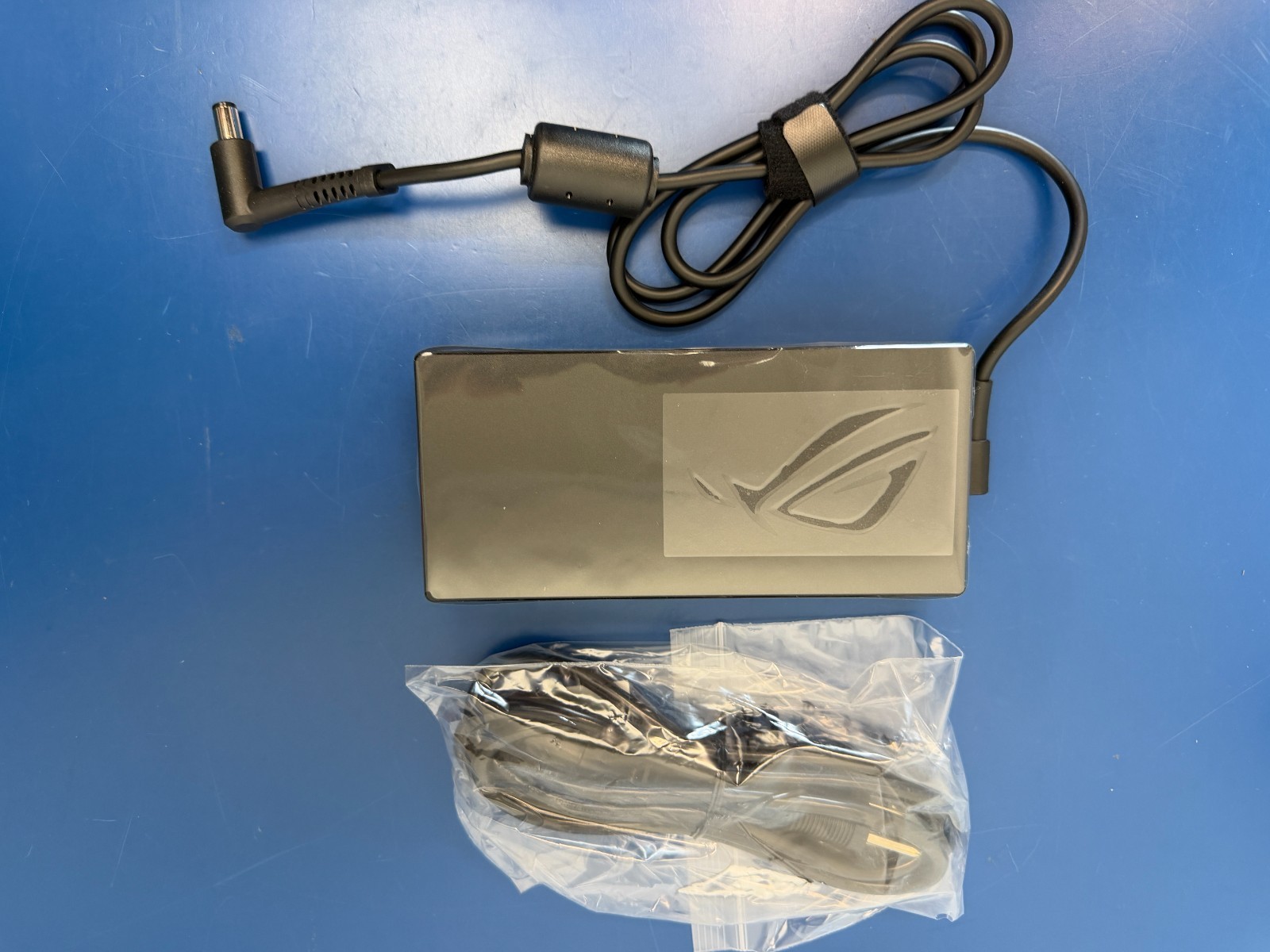 Genuine 20V 12A 240w Asus 7.4*5.0mm A20-240P1A Adapter Power Supply for Monitor