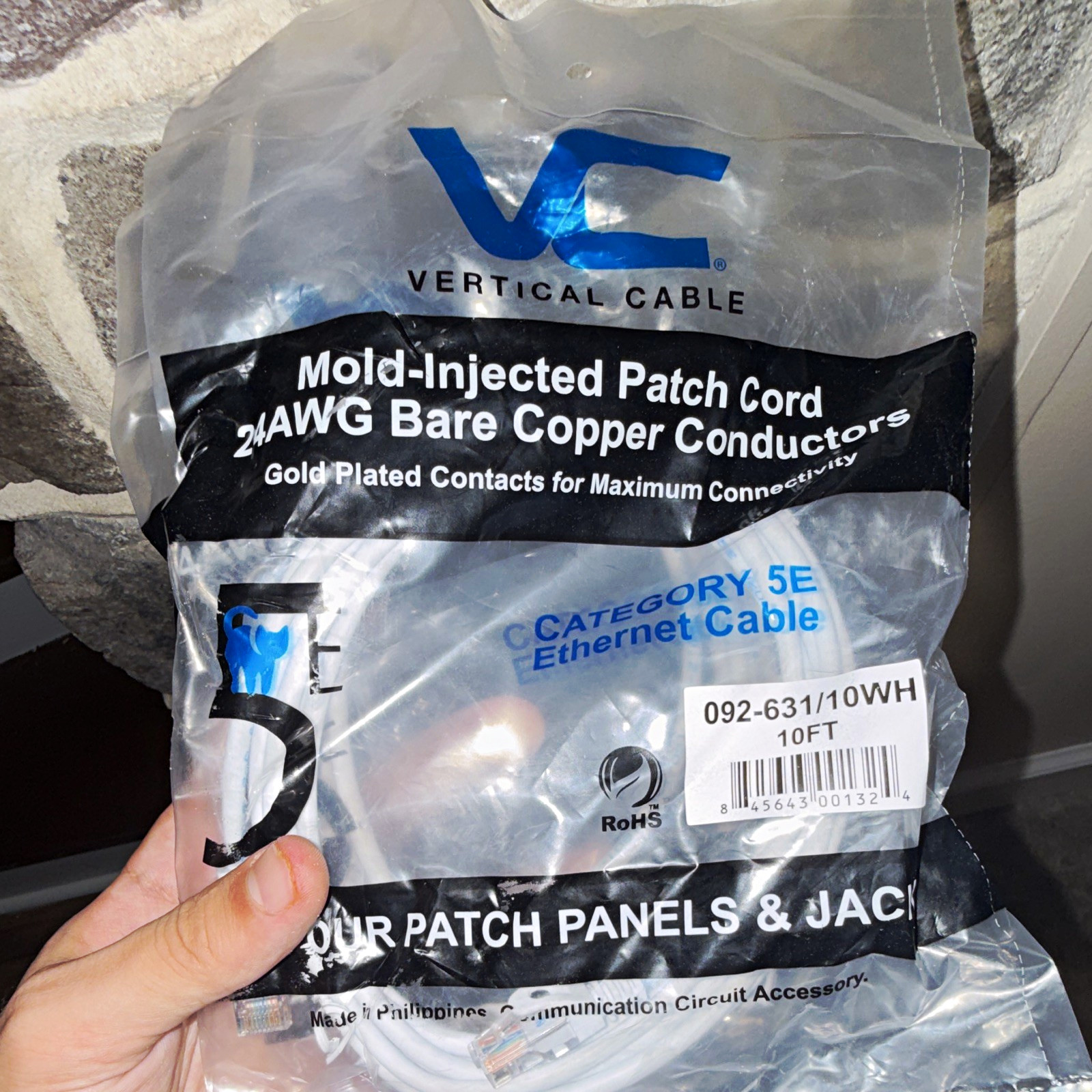 Vertical Cable Cat5e 10ft Ethernet Patch Cable RJ-45 to RJ-45 White Gold