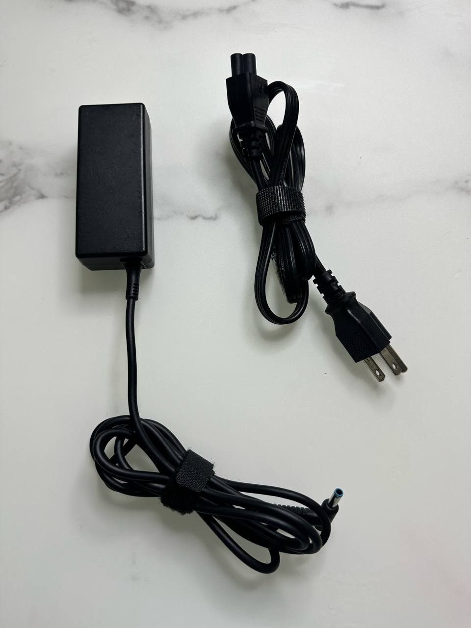 Genuine HP 45w Blue Tip Laptop Charger L25296-002 741727-001 TPN-CA14 -QTY AVAIL