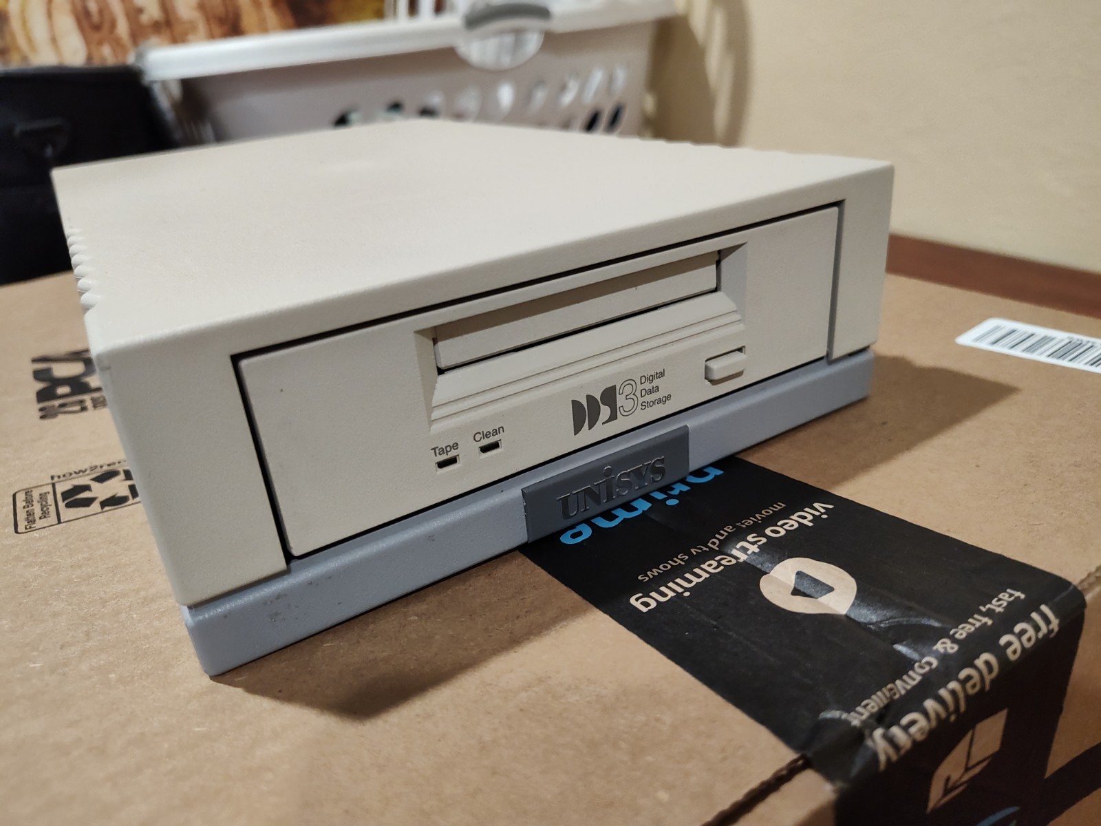 Sun Microsystems 599-2107-01 SCSI DDS3 Digital Data Storage tape drive UNTESTED