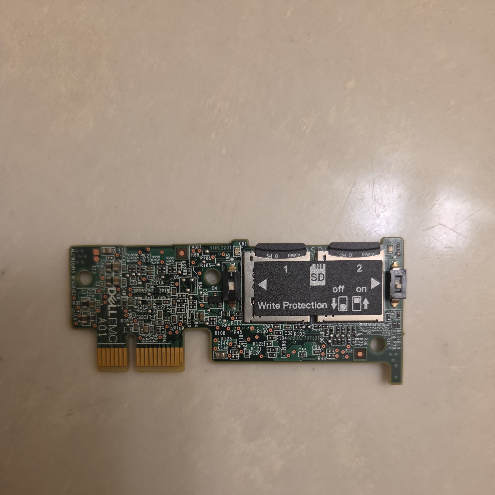Dell EMC Internal Dual SD Module (IDSDM) with vFlash with 2x Dell sd cards 64g