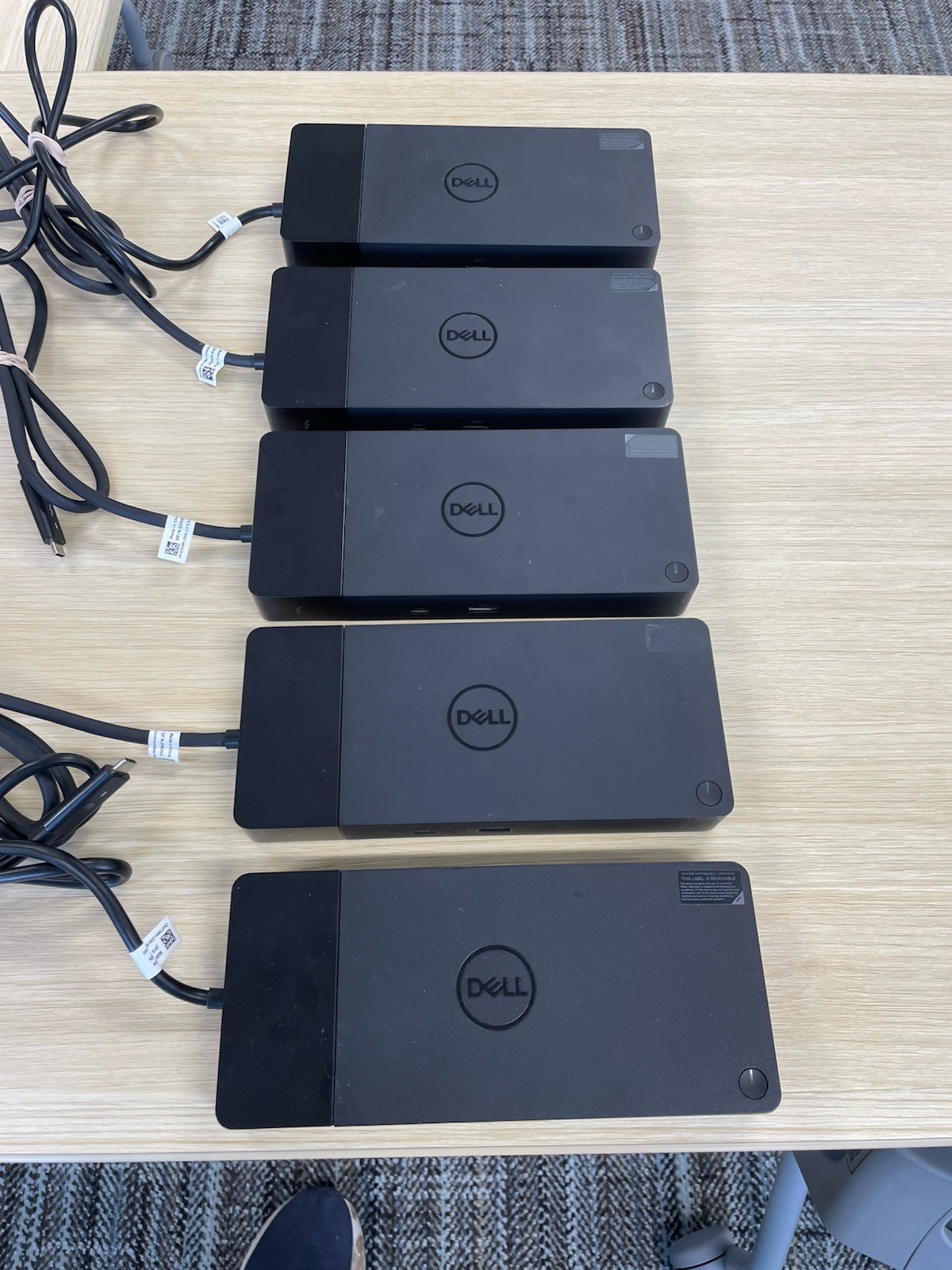Lot Of 5 DELL Docking Station WD19 with 180W Power Cord