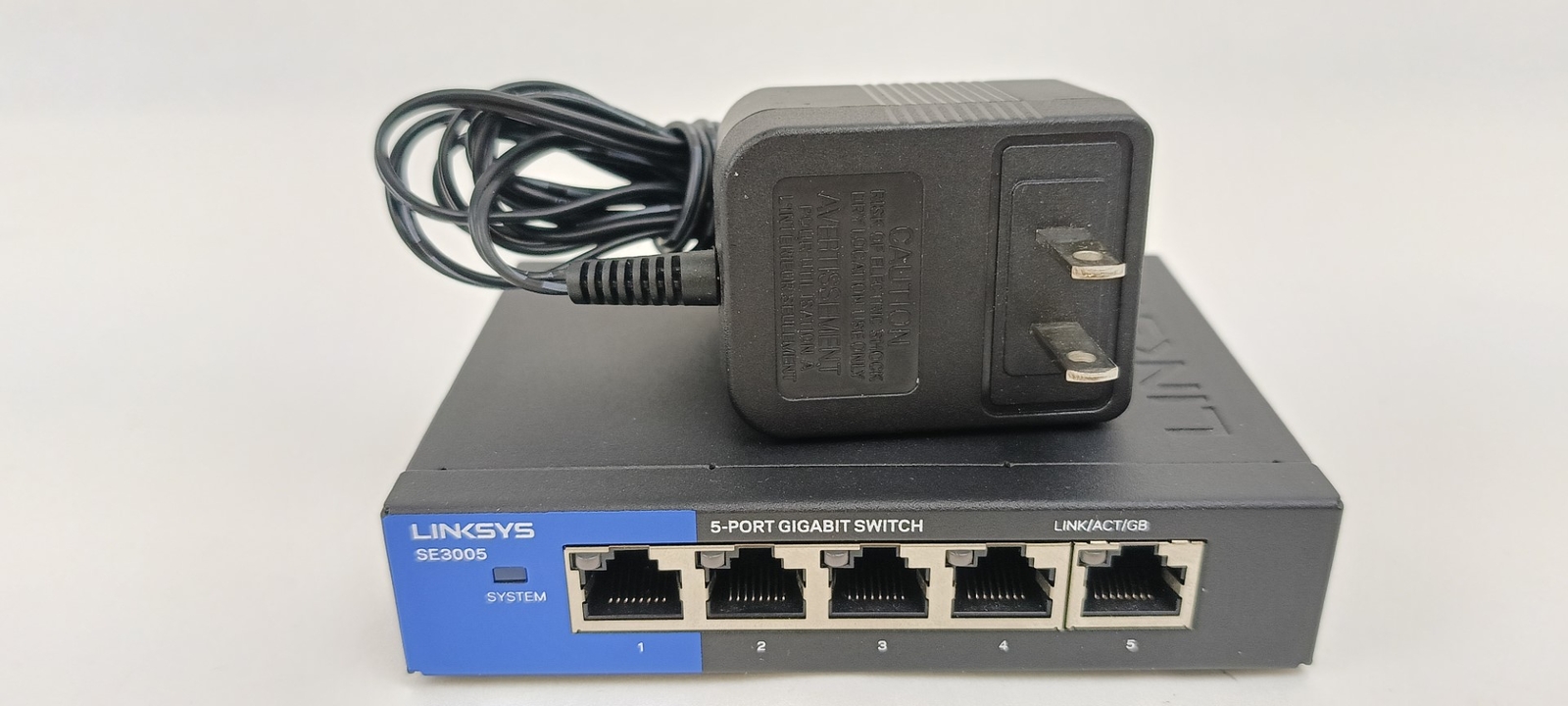 Linksys 5-Port Gigabit Ethernet Switch SE3005V2 - Black/Blue - U