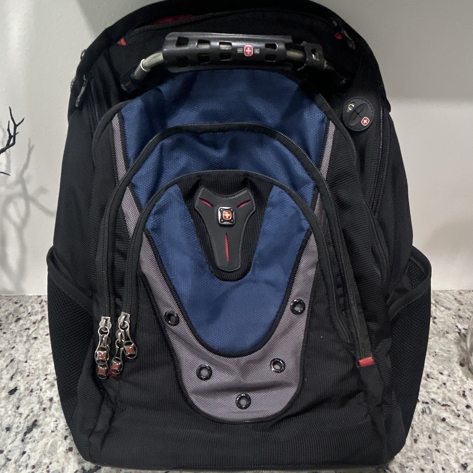 SWISSGEAR Wenger Ibex 17-inch Laptop Backpack Black/Blue/Gray EUC Fast Ship