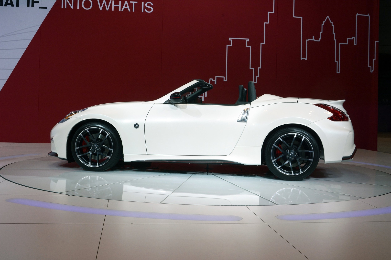 Cars 2015 nissan 370z nismo roadster Desk Mat Stitched