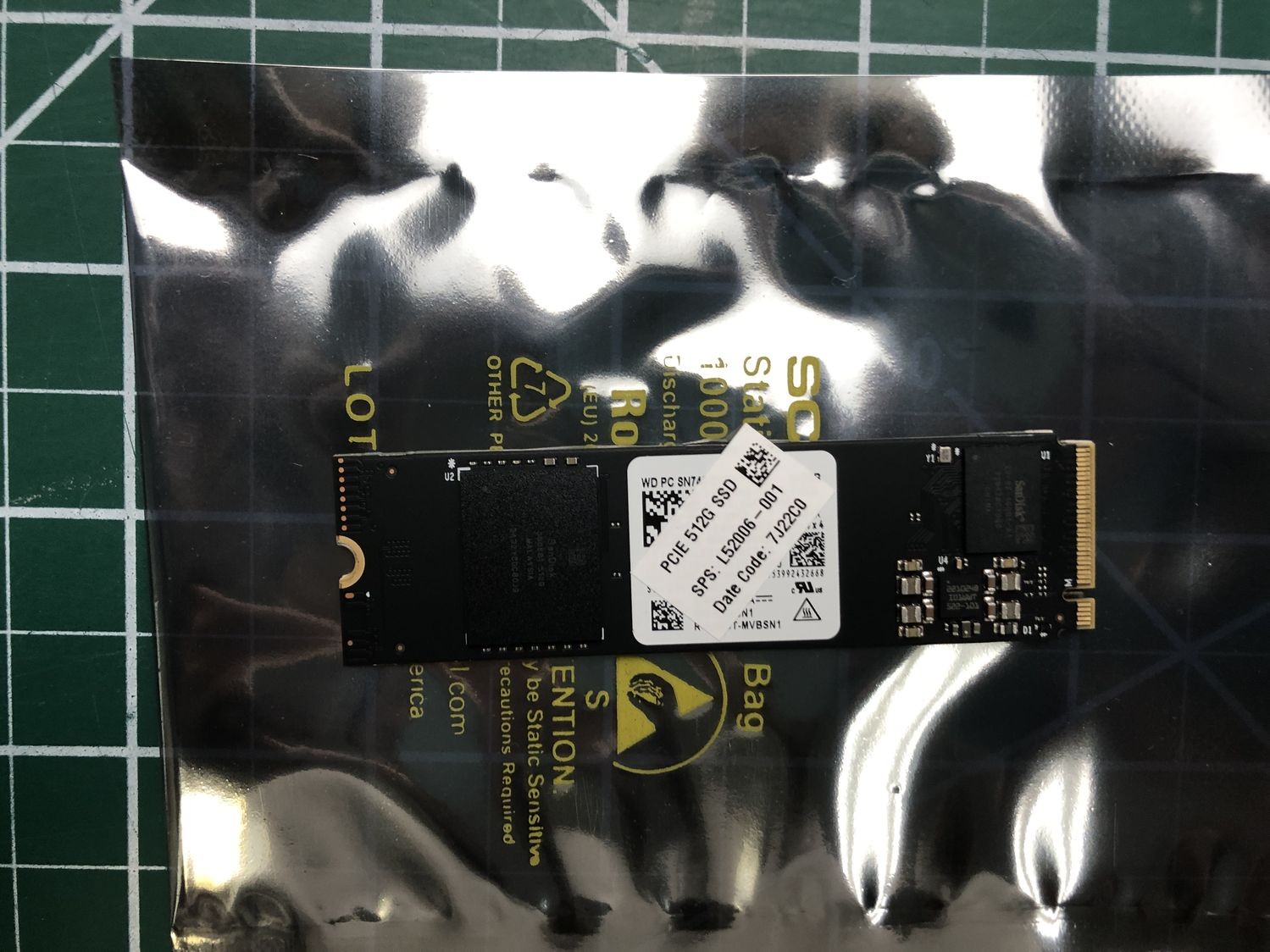 Western Digital 512GB SN740 M.2 2280 PCIe Gen4x4 NVMe SSD SDDPNQD-512G-1006