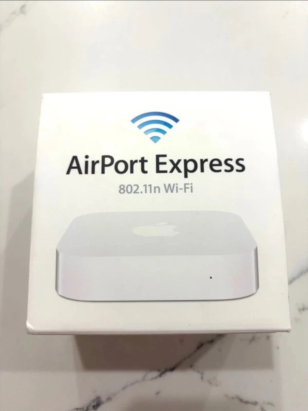 used in great condition Apple AirPort Express 2nd Gen A1392  Base Station WiFi