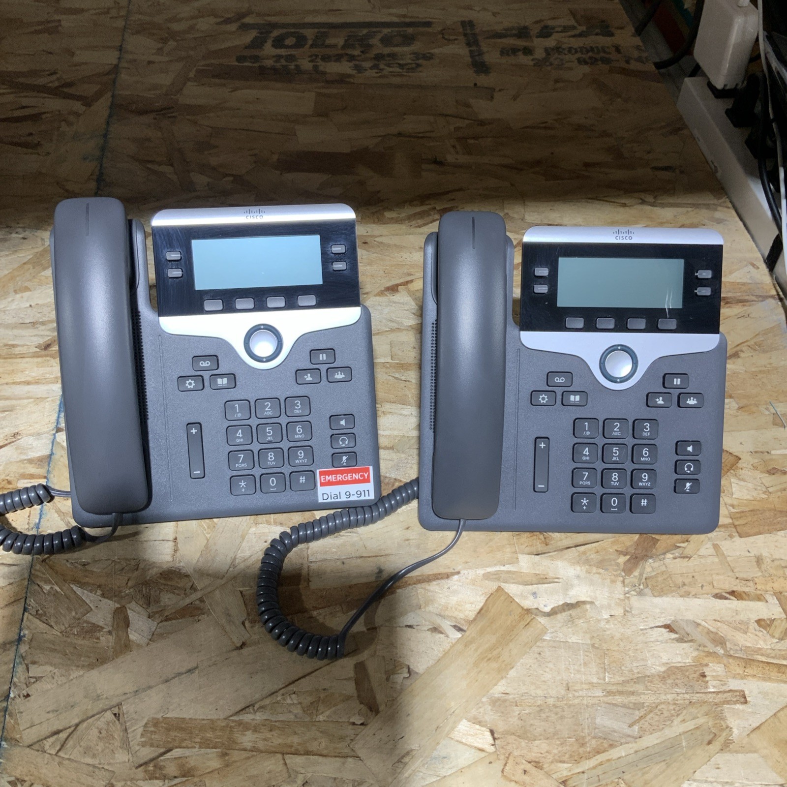 Lot Of 2 Cisco IP Phone CP-7841--K9  W/ Base included