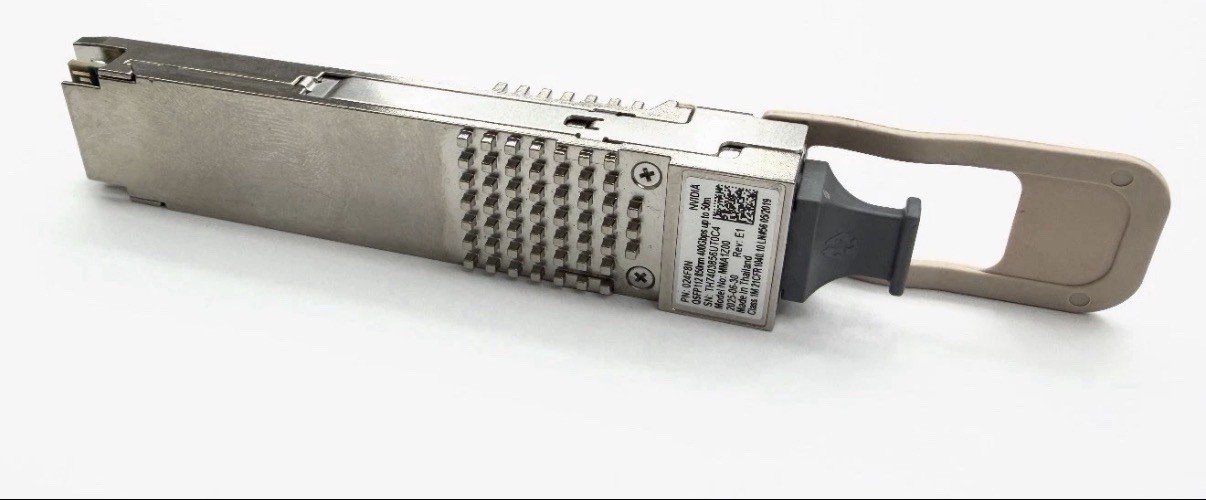 NVIDIA MMA1Z00-NS400 400Gb QSFP112 SR4 Optical Transceiver Module 850nm 16-pack