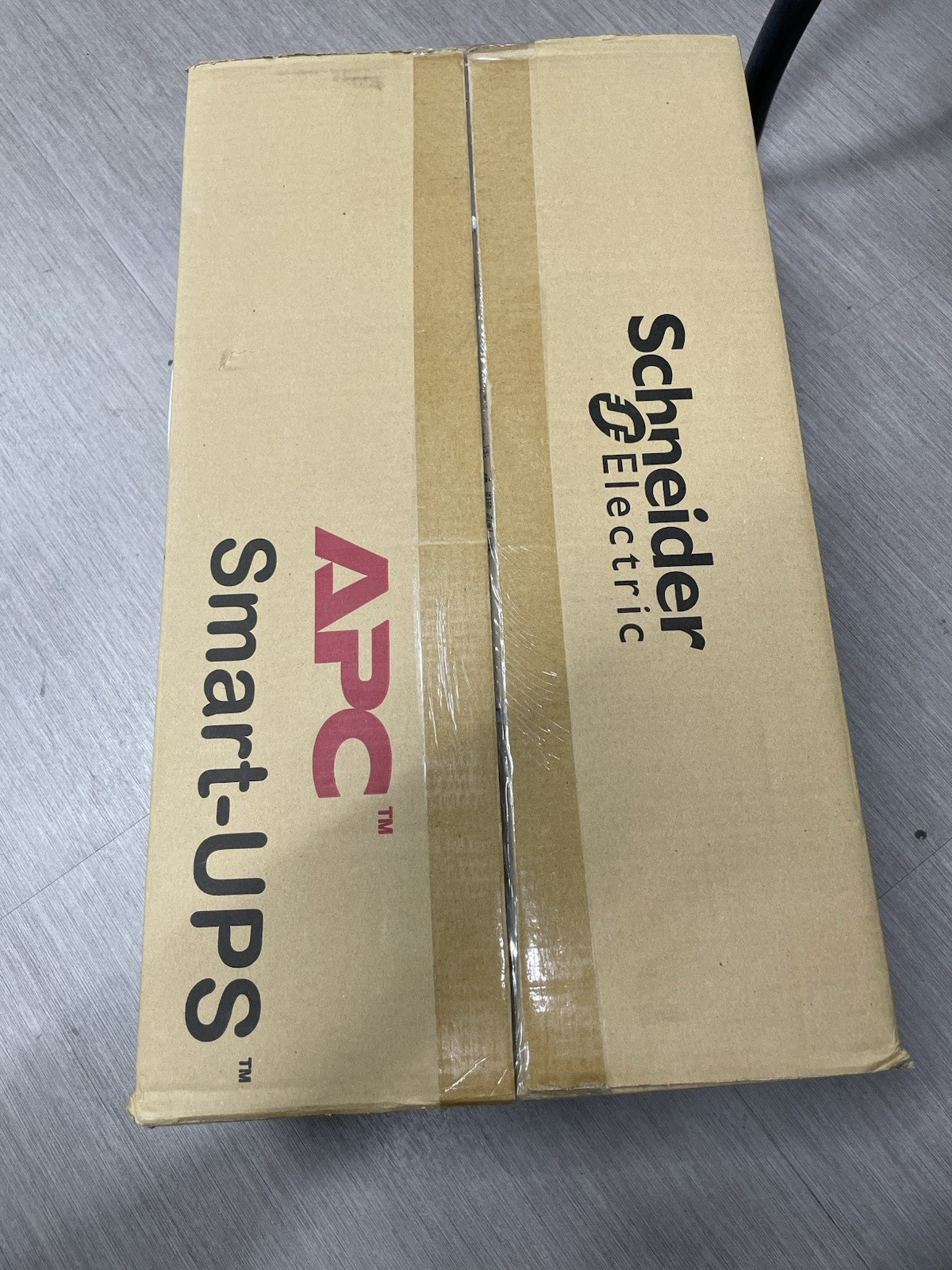 APC Smart-UPS Lithium-Ion 500VA 120V Rack Mountable UPS SCL500RM1U