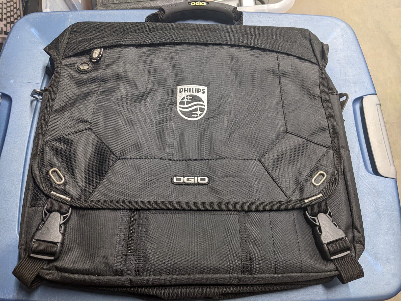 OGIO Messenger Bag Travel Laptop Pockets Black - Classification #03507 \