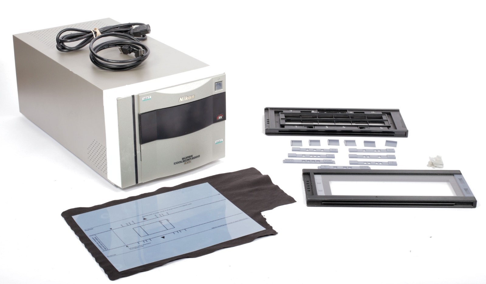 Nikon Super Coolscan 8000 ED film scanner with glass carriers + more TESTED 3087