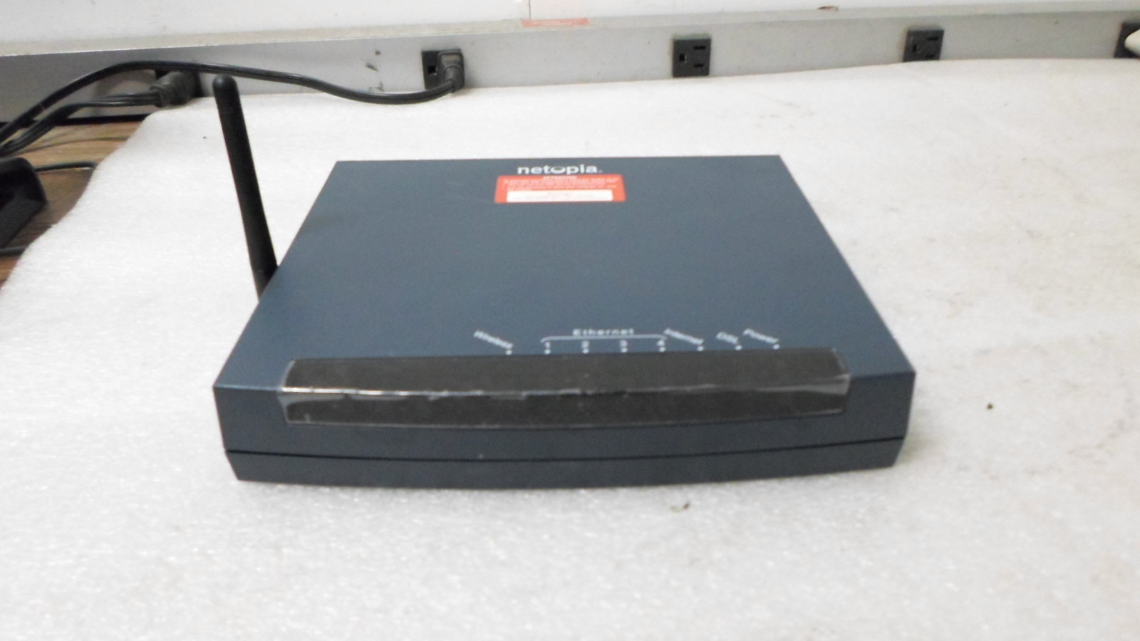 Motorola Netopia 3347-02 4-Port 10/100 Wireless-G Router - NO AC ADAPTER