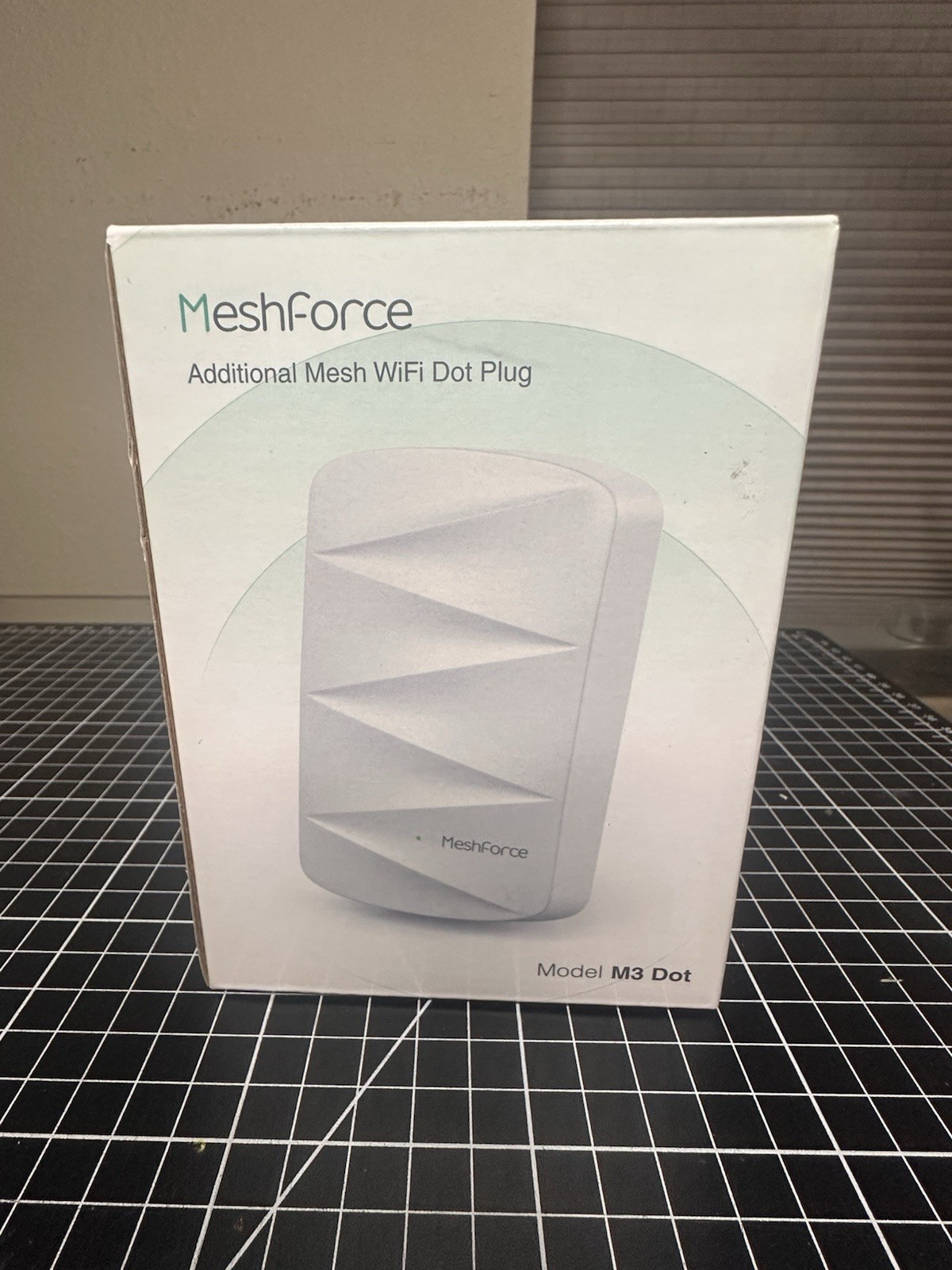 MeshForce M3 Dot Wall Plug WiFi Extender, Works with MeshForce M1/M3 New In Box