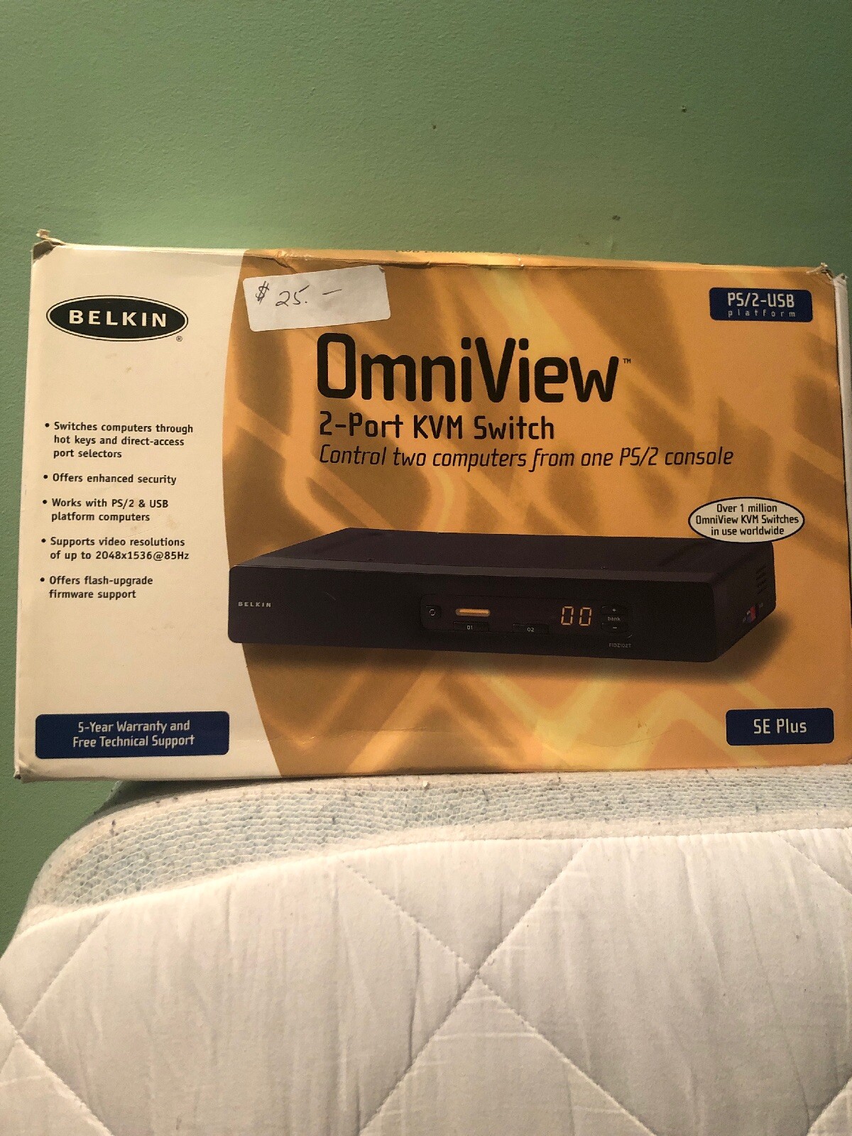 Belkin Omniview SE plus 2-Port KVM Switch Model F1DZ102T