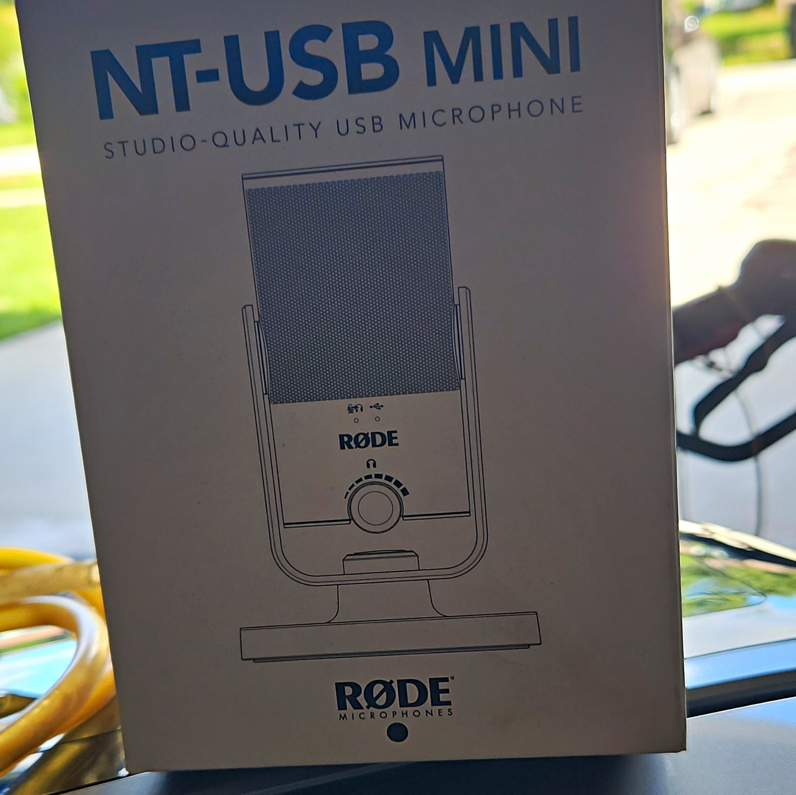 Rode NT-USB Mini USB Condenser Microphone White Headphone Jack Stand/Mount