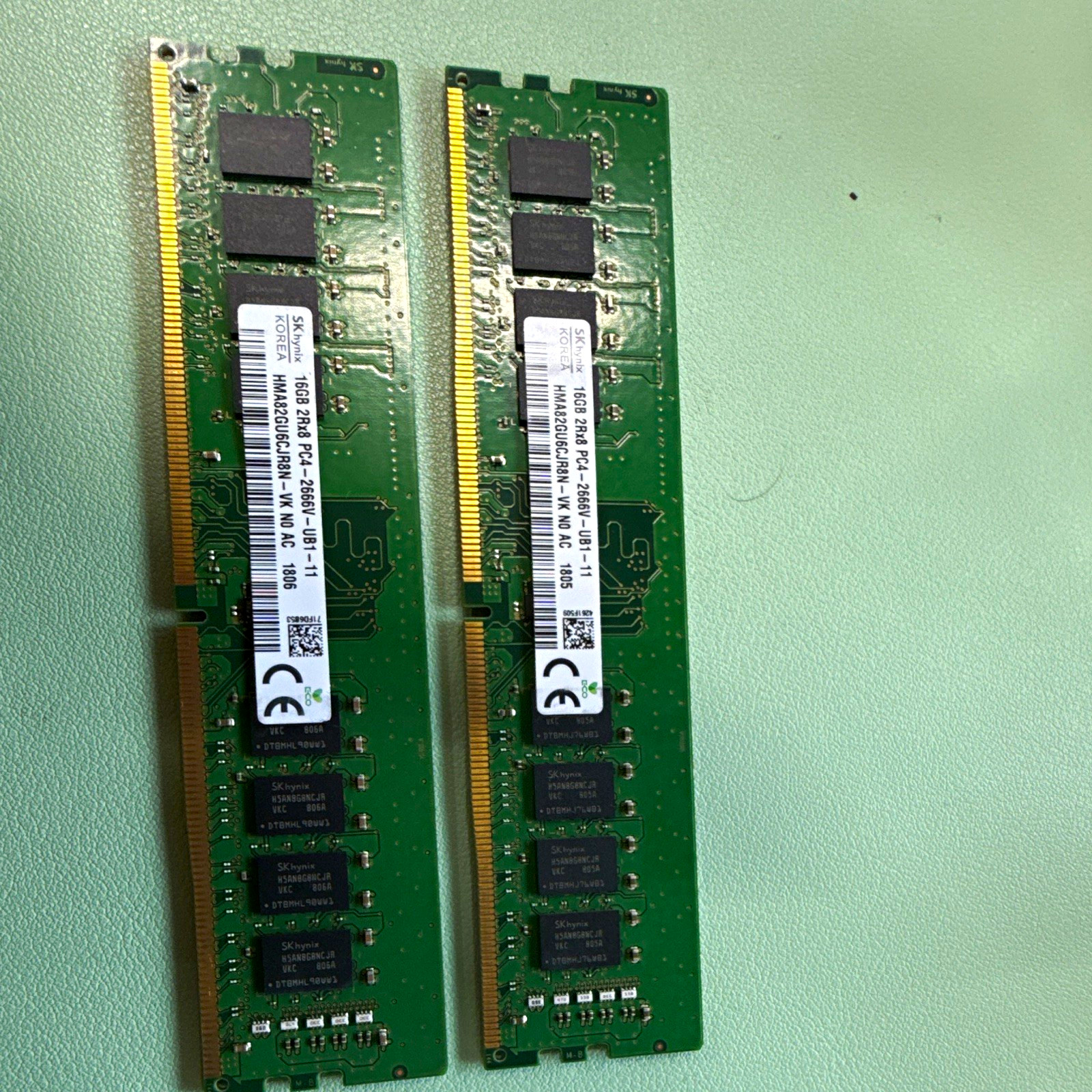 SK hynix 32GB (2x16GB) DDR4-2666 DIMM 288-Pin Non-ECC UDIMM HMA82GU6DJR8N-VK