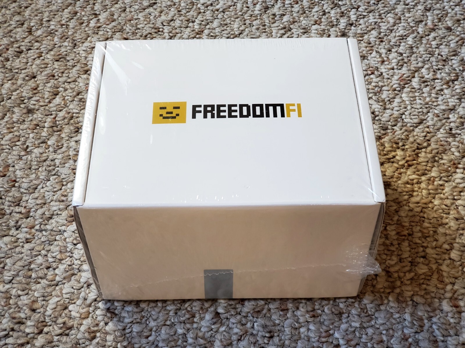 FreedomFi Gateway, Helium (HNT) Miner Hotspot for IOT and 5G MOBILE (Sealed Box)
