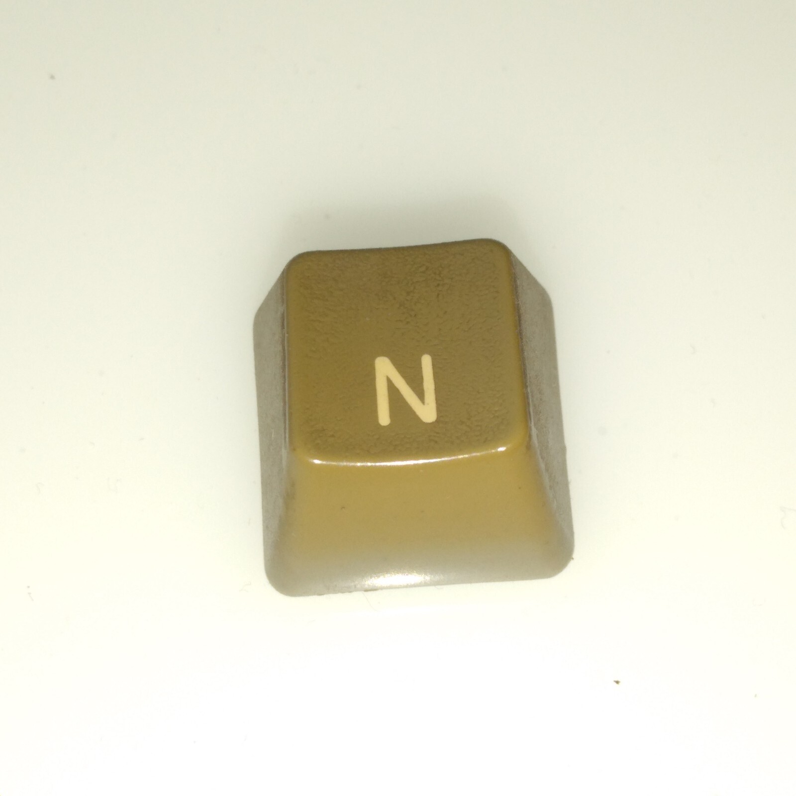 Apple iie IIE 2E KEY (N) white Letters VINTAGE ORIGINAL Replacement Key