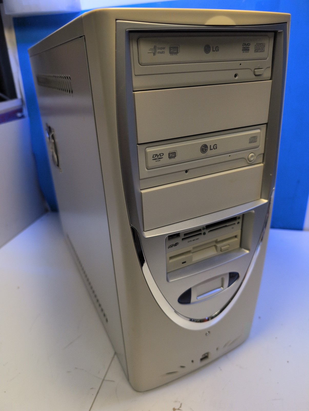 🎸 NICE Vintage ATX Mid Tower Computer Case With 400W PSU DVD Floppy
