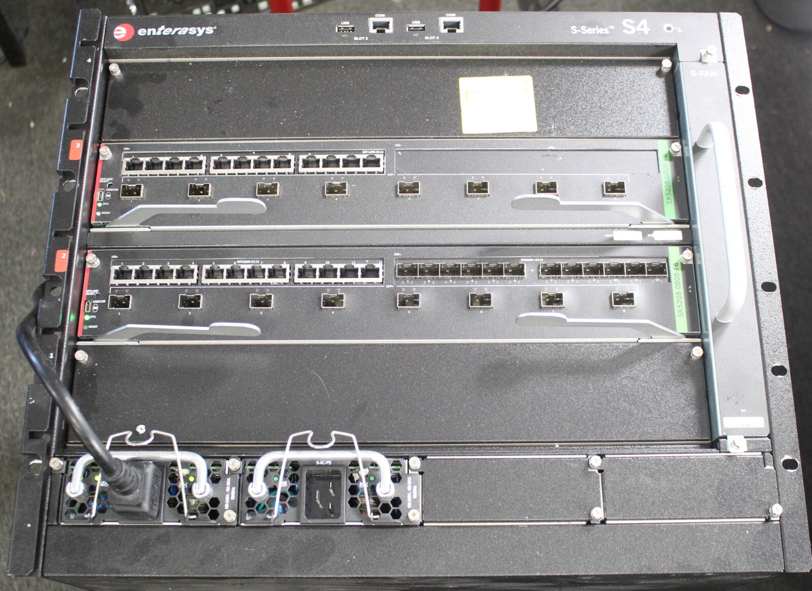 Enterasys S4 Switch Chassis w/2*SK5208-0808-F6 w/2*Power Supplies